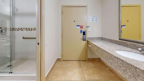 Rodeway Inn & Suites Fort Lauderdale Airport & Cruise Port image 1