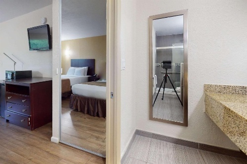 Rodeway Inn & Suites Fort Lauderdale Airport & Cruise Port image 18