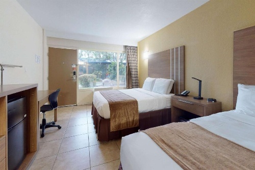 Rodeway Inn & Suites Fort Lauderdale Airport & Cruise Port image 22