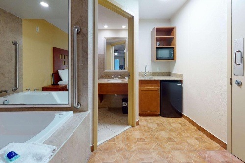 Rodeway Inn & Suites Fort Lauderdale Airport & Cruise Port image 25