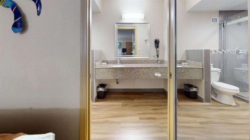 Rodeway Inn & Suites Fort Lauderdale Airport & Cruise Port image 6