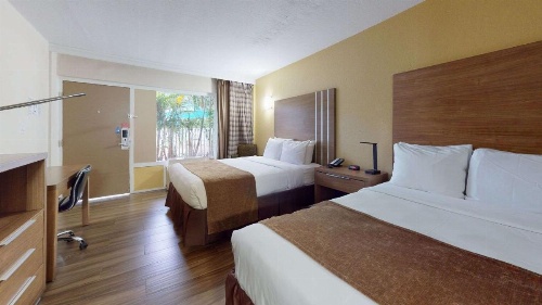 Rodeway Inn & Suites Fort Lauderdale Airport & Cruise Port image 9